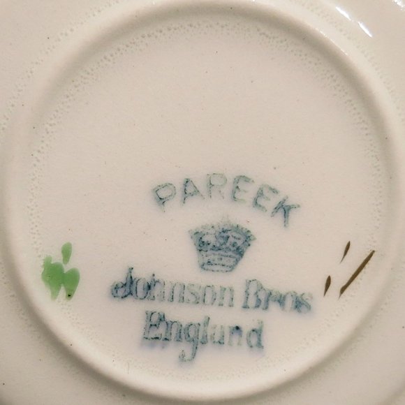 Pareek Green Dinner Plate with Demitasse and Saucer Johnson Brothers 3pc Set - Picture 7 of 11